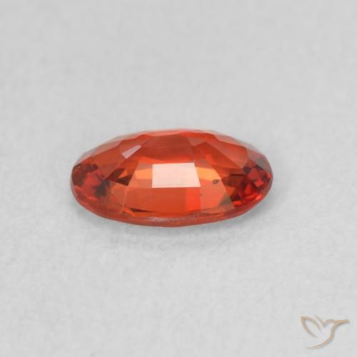 Zafiro Rojo medio natural de 0.52 ct, Ovalada, VVS-VS