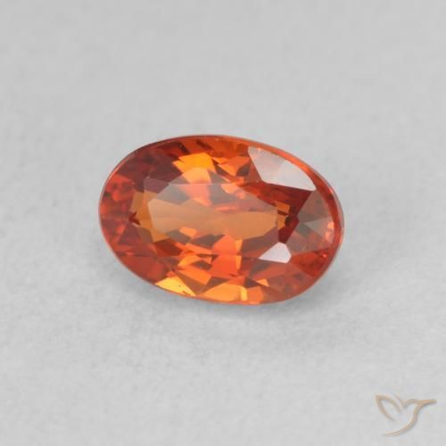 Zafiro Naranja rojizo natural de 0.84 ct, Ovalada, VVS-VS