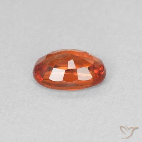 Zafiro Rojo medio natural de 0.63 ct, Ovalada, VS