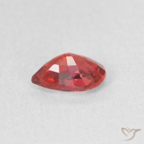 Zafiro Rojo intenso natural de 0.56 ct, En forma de pera, VS