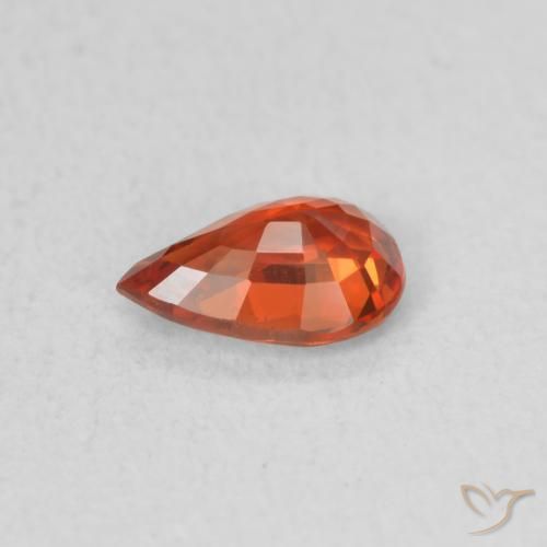 Zafiro Rojo intenso natural de 0.48 ct, En forma de pera, VS