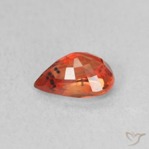 Zafiro Rojo intenso natural de 0.66 ct, En forma de pera, VVS-VS