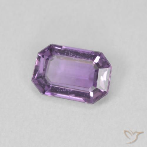 Zafiro Púrpura uva claro natural de 0.61 ct, Corte Octágono / Esmeralda, VS