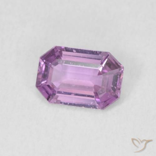 Zafiro Púrpura medio natural de 0.57 ct, Corte Octágono / Esmeralda, VVS-VS