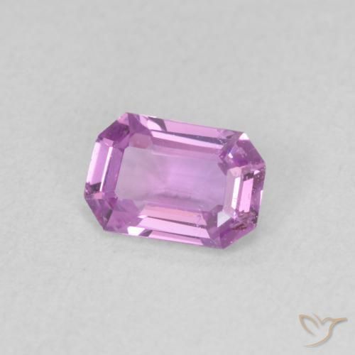 Zafiro Púrpura medio natural de 0.60 ct, Corte Octágono / Esmeralda, VVS-VS