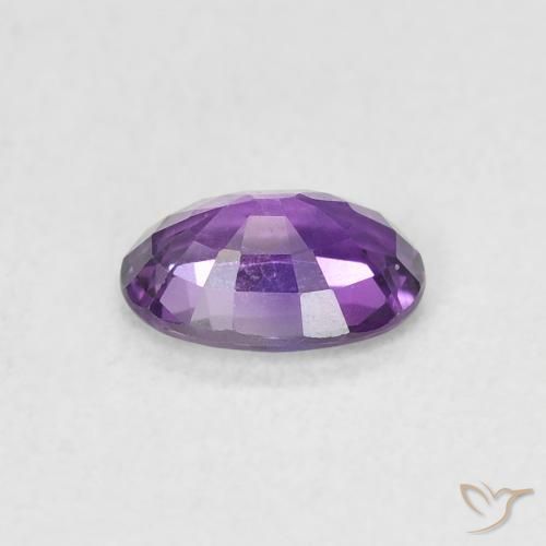 Zafiro Violeta intenso natural de 0.67 ct, Ovalada, VVS