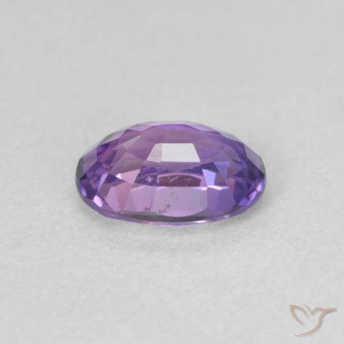 Zafiro Medium Dark-Purple natural de 0.65 ct, Ovalada, VVS-VS
