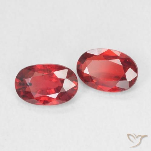 Gemas de Zafiro Rojo medio natural de 1.06 ct, Ovalada, VVS-VS