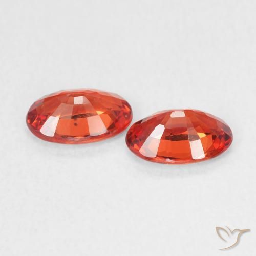Gemas de Zafiro Rojo carmesí claro natural de 0.98 ct, Ovalada, VVS-VS