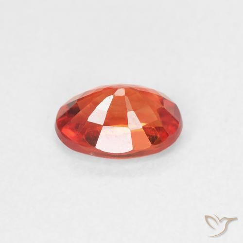 Zafiro Rojo medio natural de 0.63 ct, Ovalada, VVS