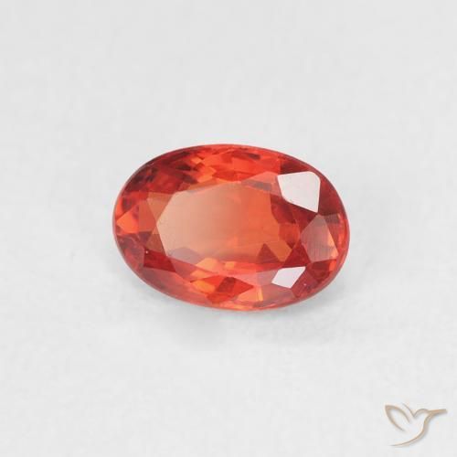 Zafiro Rojo medio natural de 0.56 ct, Ovalada, VVS