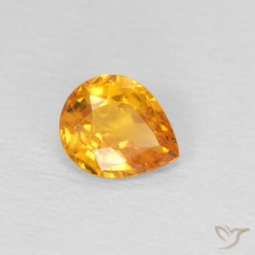 Zafiro Dorado naranja natural de 0.70 ct, En forma de pera, VS