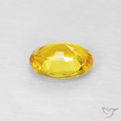 Zafiro Amarillo medio natural de 0.69 ct, Ovalada, VS