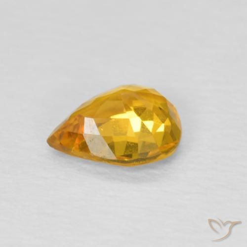 Zafiro Dorado naranja natural de 0.65 ct, En forma de pera, VS