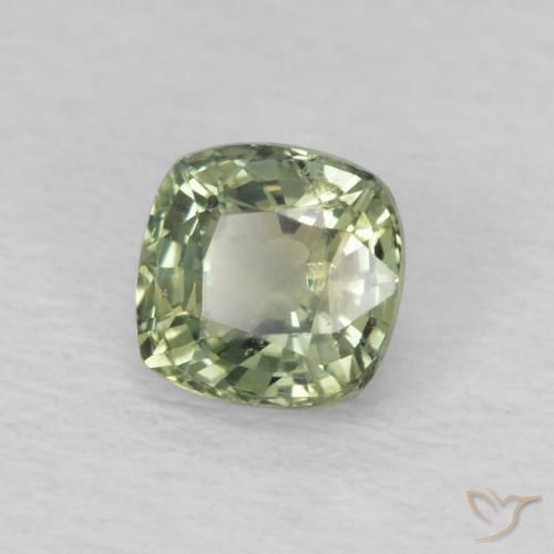 Zafiro Verde claro natural de 0.64 ct, Forma Cojín, VS