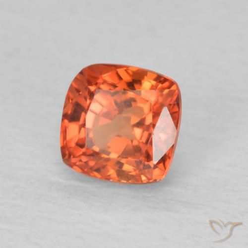 Zafiro Naranja fuego natural de 0.56 ct, Forma Cojín, VVS