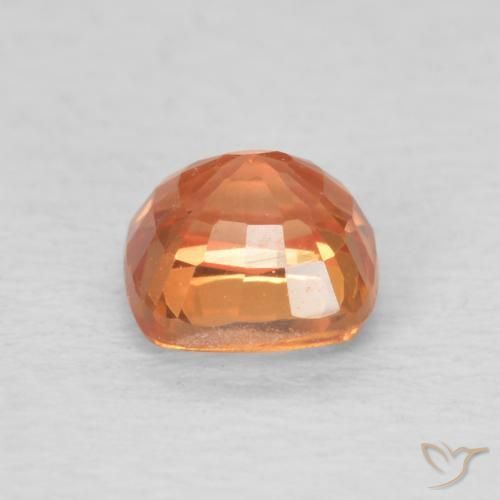 Zafiro Rojo medio natural de 0.65 ct, Forma Cojín, VVS
