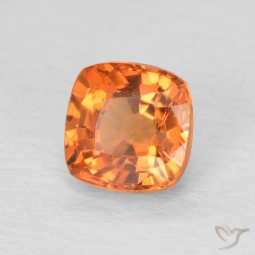 Zafiro Naranja claro natural de 0.66 ct, Forma Cojín, VVS