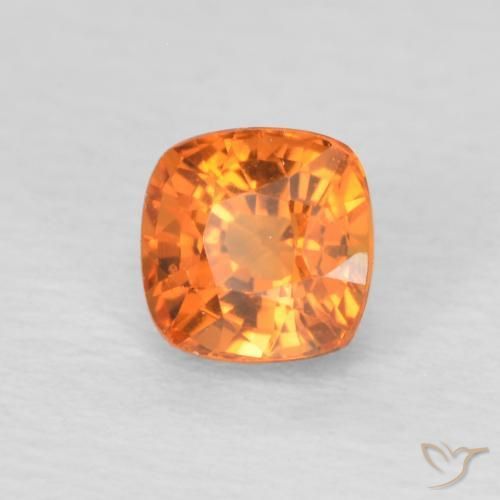 Zafiro Naranja claro natural de 0.61 ct, Forma Cojín, VVS
