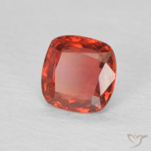 Zafiro Rojo medio natural de 0.47 ct, Forma Cojín, VVS