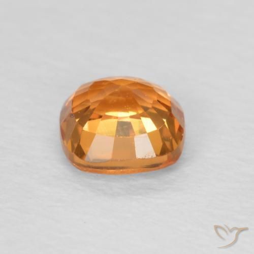 Zafiro Naranja medio natural de 0.57 ct, Forma Cojín, VVS