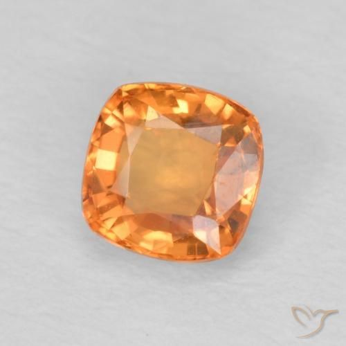 Zafiro Naranja rojizo natural de 0.61 ct, Forma Cojín, VVS