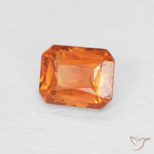 Zafiro Naranja fuego natural de 0.54 ct, Corte Octágono / Esmeralda, VVS