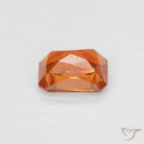 Zafiro Naranja fuego natural de 0.54 ct, Corte Octágono / Esmeralda, VVS
