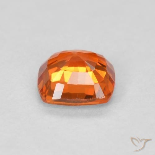 Zafiro Naranja claro natural de 0.51 ct, Forma Cojín, VVS