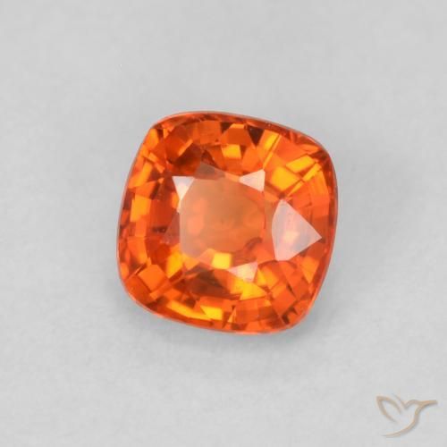 Zafiro Naranja fuego natural de 0.51 ct, Forma Cojín, VVS