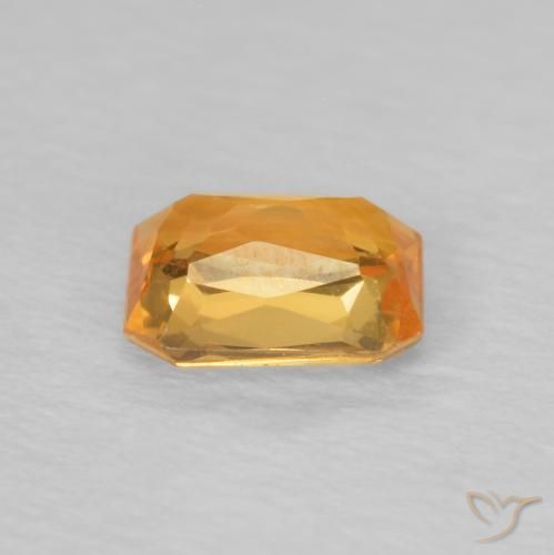 Zafiro Dorado naranja natural de 0.52 ct, Corte Octágono / Esmeralda, VVS