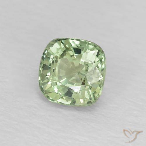 Zafiro Verde pálido natural de 0.59 ct, Forma Cojín, VS