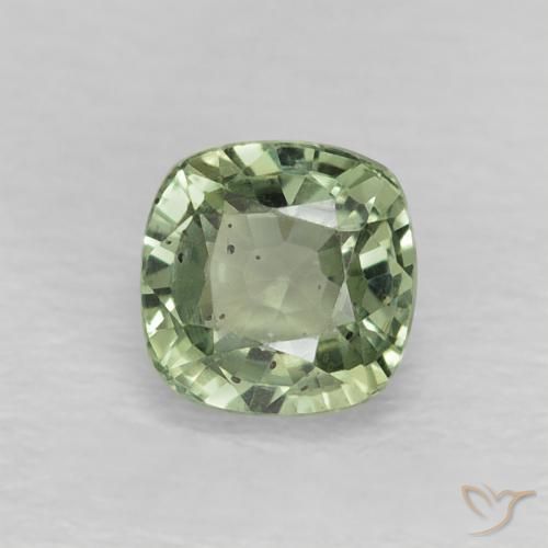 Zafiro Verde medio natural de 0.75 ct, Forma Cojín, VS