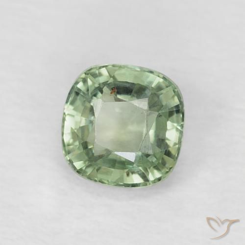 Zafiro Verde bosque claro natural de 0.60 ct, Forma Cojín, VS
