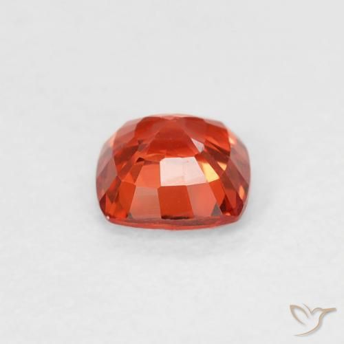 Zafiro Rojo medio natural de 0.45 ct, Forma Cojín, VVS-VS