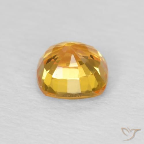 Zafiro Dorado naranja natural de 0.57 ct, Forma Cojín, VVS