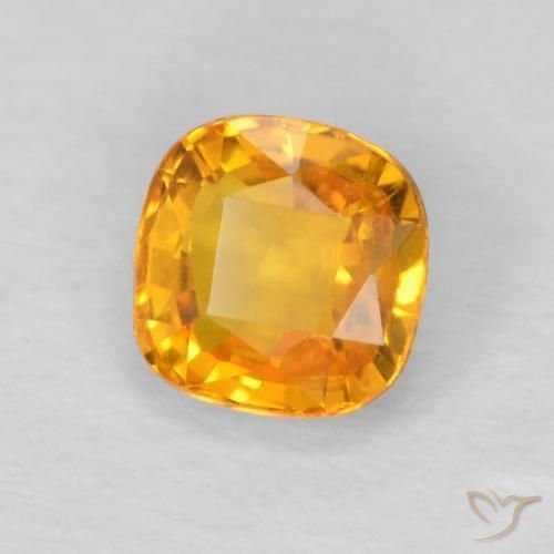 Zafiro Dorado naranja natural de 0.65 ct, Forma Cojín, VVS