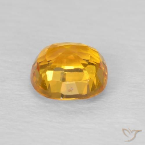 Zafiro Dorado naranja natural de 0.65 ct, Forma Cojín, VVS