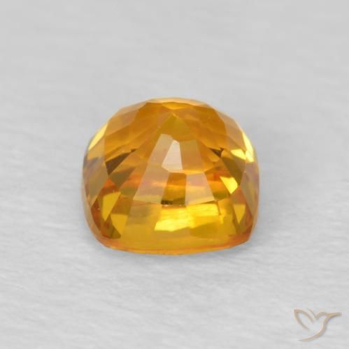 Zafiro Dorado naranja natural de 0.68 ct, Forma Cojín, VVS