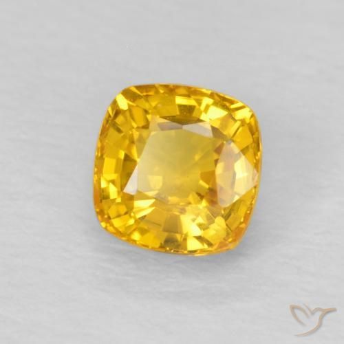 Zafiro Naranja dorado natural de 0.66 ct, Forma Cojín, VS