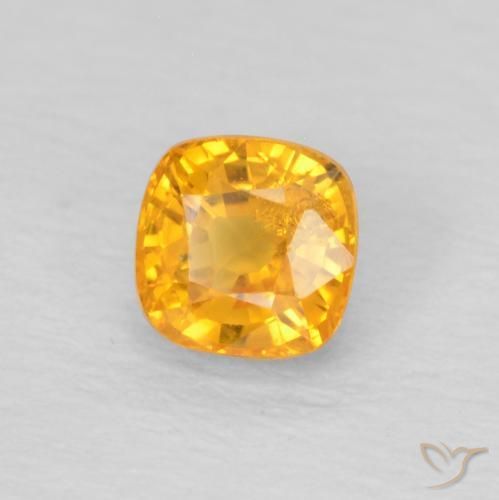 Zafiro Naranja medio natural de 0.54 ct, Forma Cojín, VS