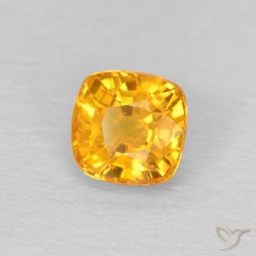 Zafiro Dorado naranja natural de 0.53 ct, Forma Cojín, VS