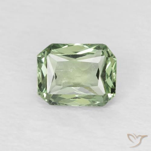 0.56ct Natural Medium Light Green Zafiro, corte esmeralda, VVS