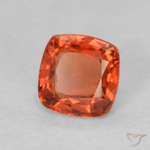 Zafiro Naranja cálido natural de 0.54 ct, Forma Cojín, VVS-VS