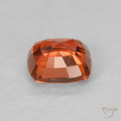 Zafiro Naranja cálido natural de 0.54 ct, Forma Cojín, VVS-VS