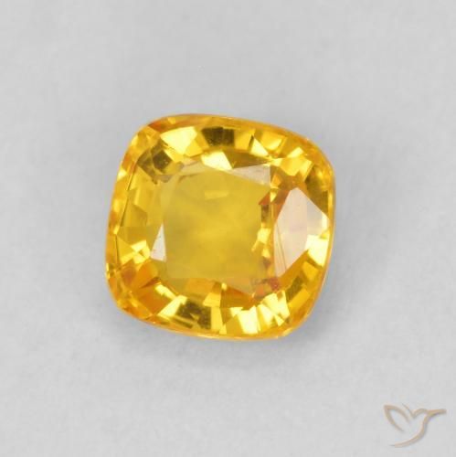 Zafiro Dorado claro natural de 0.62 ct, Forma Cojín, VVS
