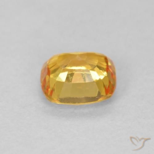 Zafiro Dorado naranja natural de 0.54 ct, Forma Cojín, VVS