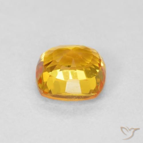 Zafiro Dorado medio natural de 0.63 ct, Forma Cojín, VVS