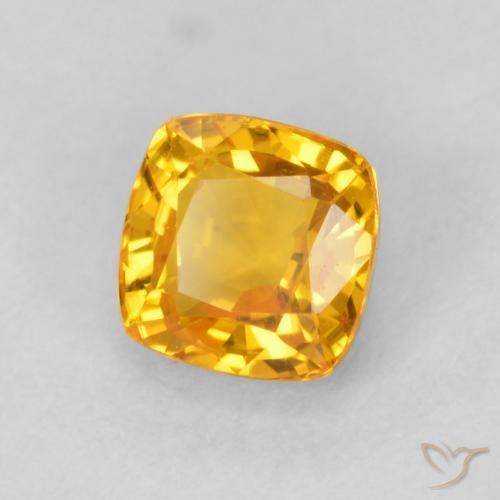 Zafiro Naranja dorado natural de 0.78 ct, Forma Cojín, VVS