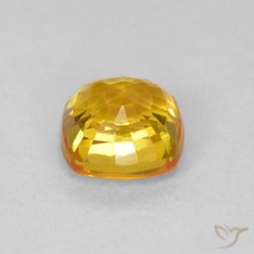 Zafiro Dorado medio natural de 0.65 ct, Forma Cojín, VVS